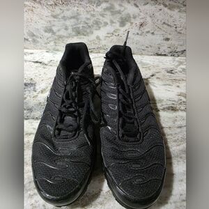 Nike Air Max Plus Triple Black Men's Black Athletic Shoes